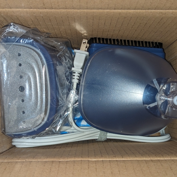 Portable Handheld Steamer - Picture 3 of 9